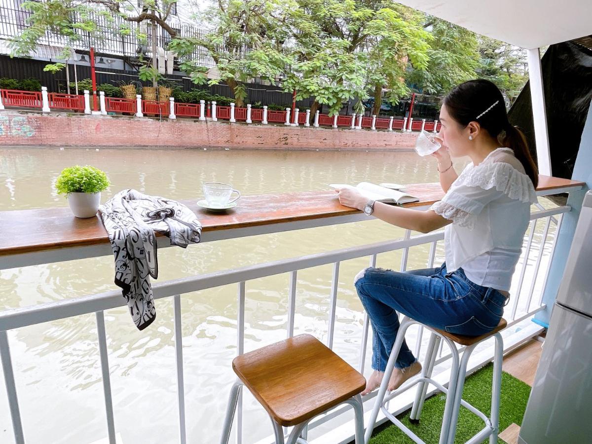 Lively And Cozy Canal House ,Entire House Банкок Екстериор снимка