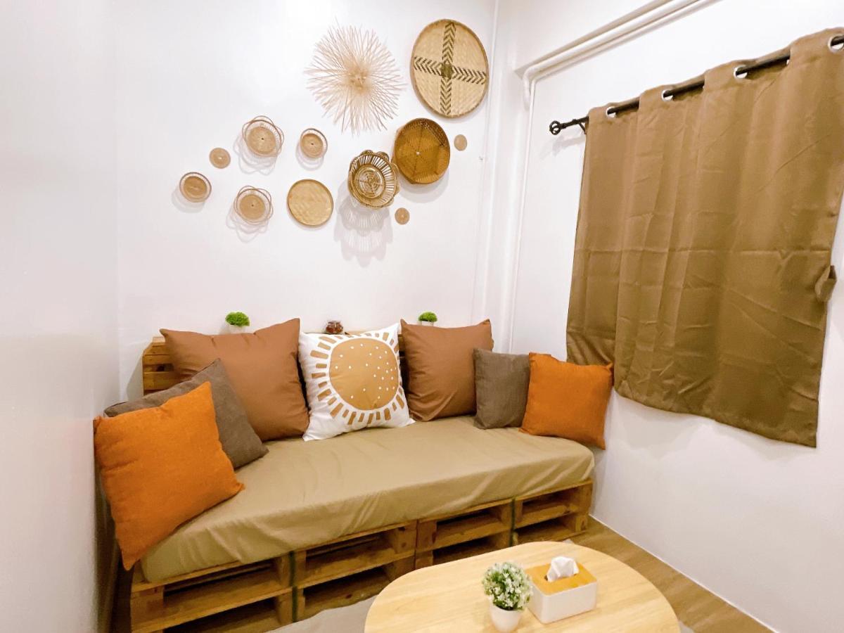 Lively And Cozy Canal House ,Entire House Банкок Екстериор снимка