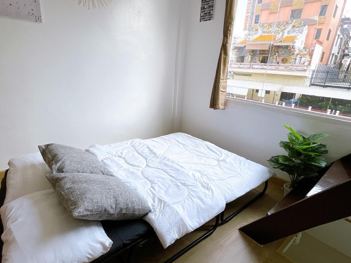 Lively And Cozy Canal House ,Entire House Банкок Екстериор снимка