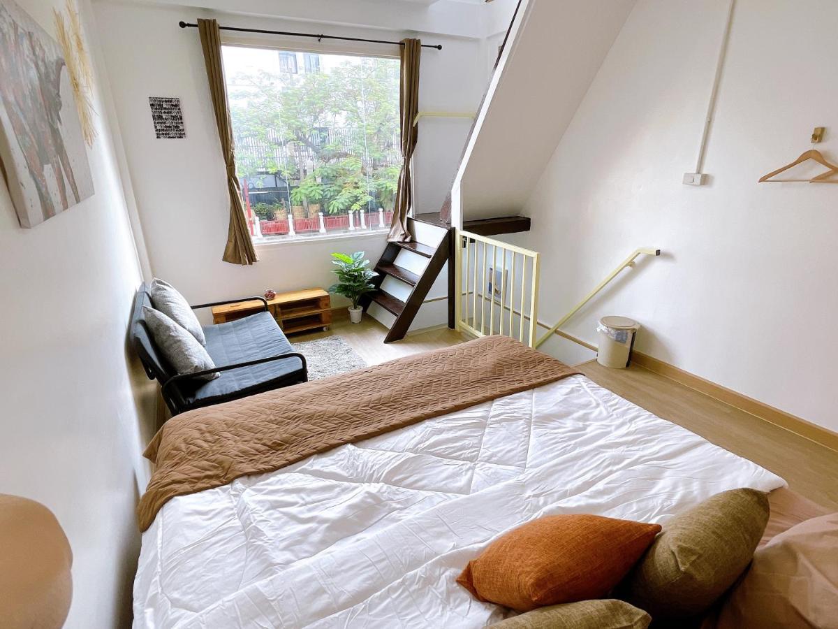Lively And Cozy Canal House ,Entire House Банкок Екстериор снимка