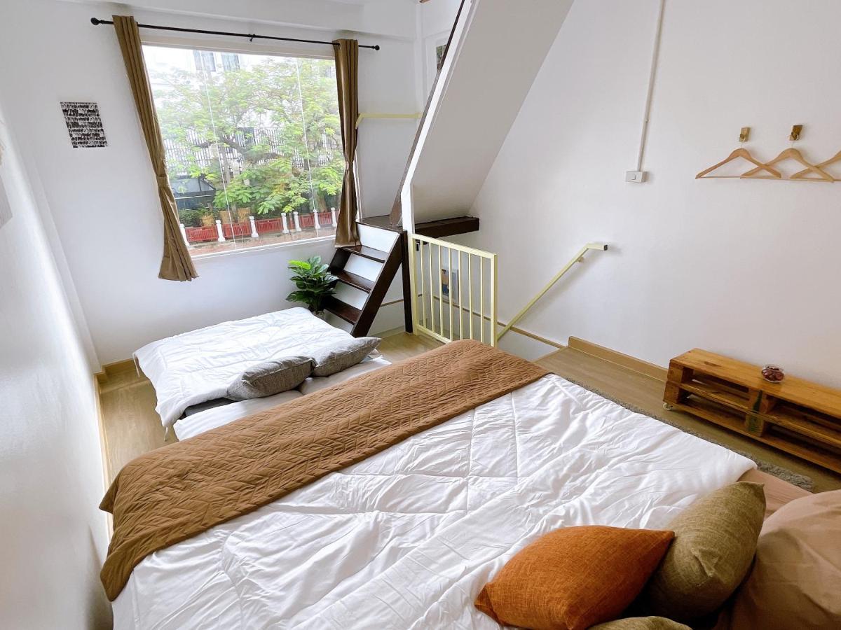 Lively And Cozy Canal House ,Entire House Банкок Екстериор снимка
