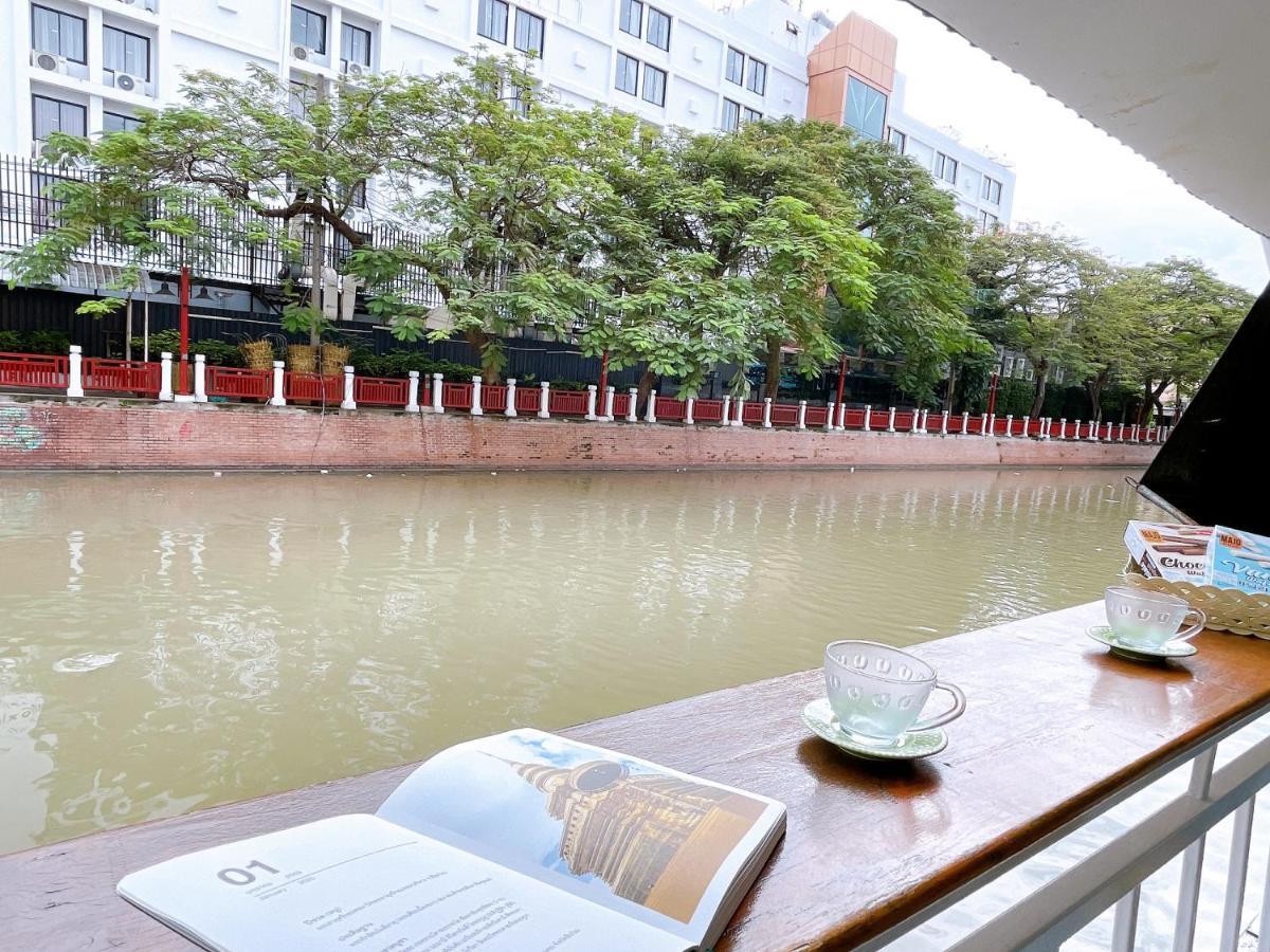 Lively And Cozy Canal House ,Entire House Банкок Екстериор снимка
